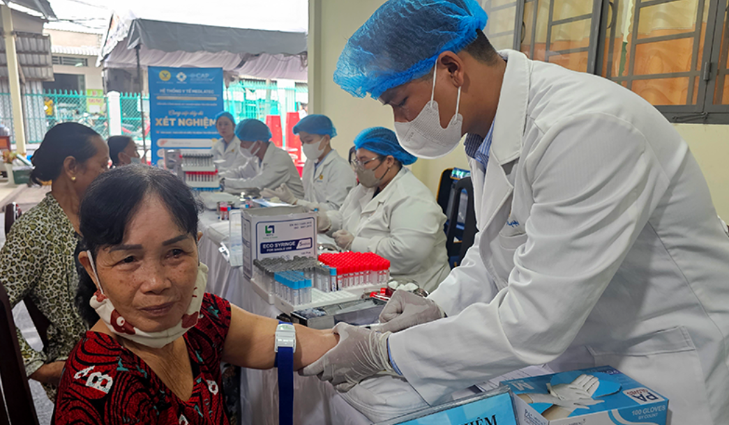 Cần Thơ: Người dân được khám sức khỏe định kỳ, sàng lọc miễn phí