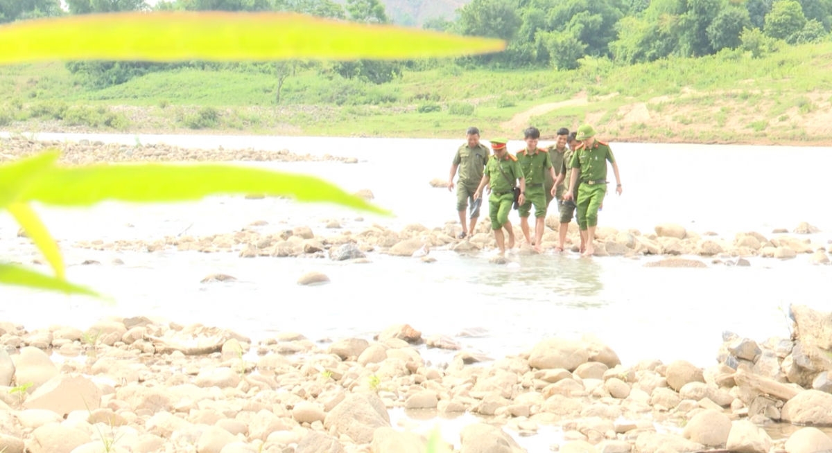 Quảng Trị: Những chiến sĩ mang họ Bác ngày đêm bám bản, gần dân nơi đại ngàn Trường Sơn