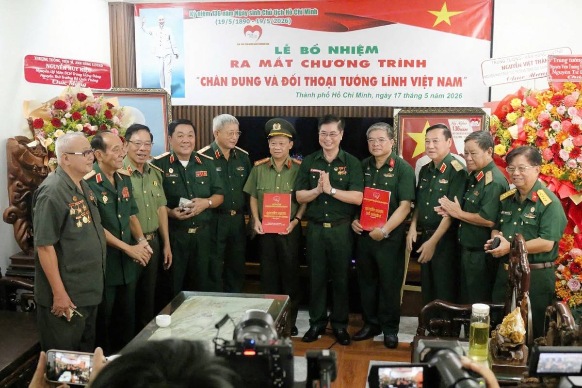 Câu lạc bộ Trái tim người lính Phương Nam vừa tổ chức lễ ra mắt chương trình “Chân dung và đối thoại tướng lĩnh Việt Nam”