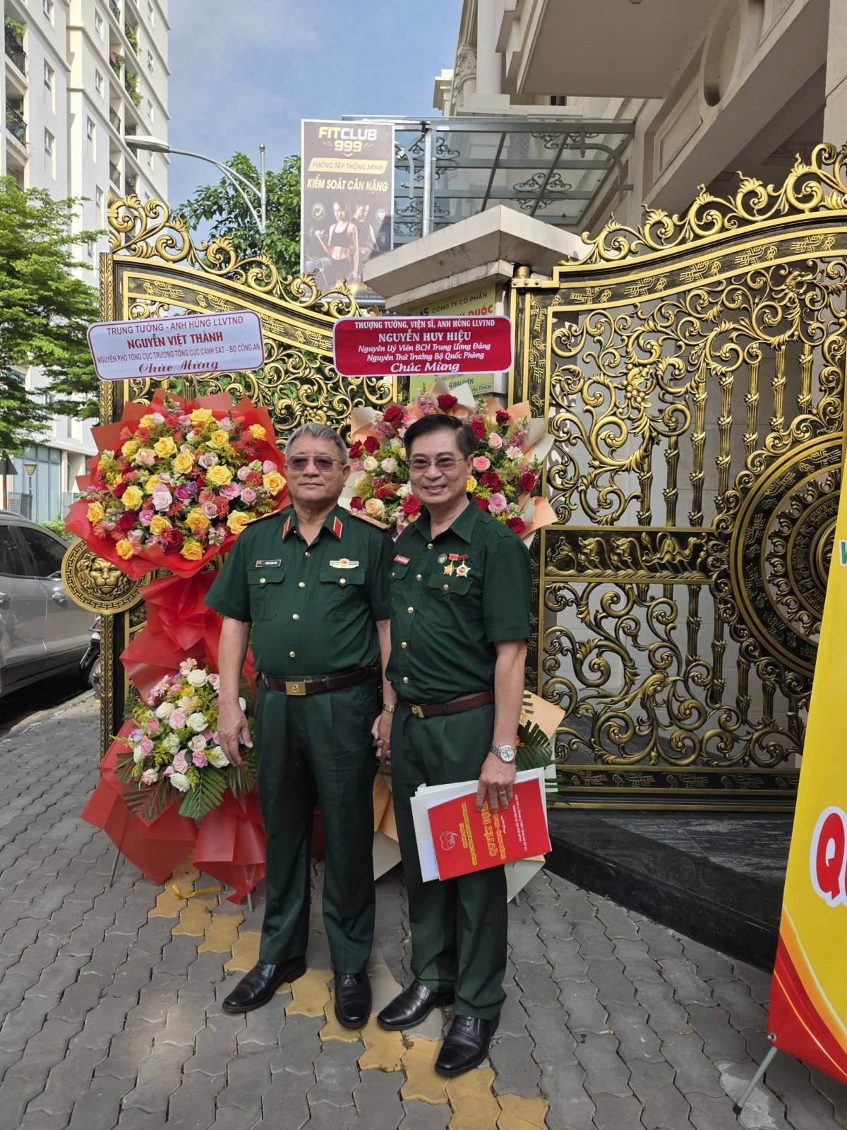 Trung trướng, AHLLVTND Triệu Xuân Hòa - nguyên Phó Trưởng Ban chỉ đạo Tây Nguyên, nguyên Tư lệnh Quân khu 7 đến chúc mừng tại Lễ ra mắt chương trình.