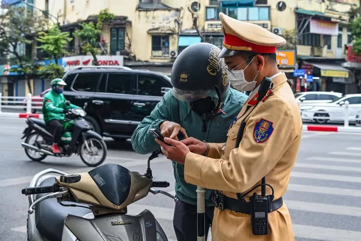 Bộ Công an đề xuất mức điểm đạt để phục hồi điểm giấy phép lái xe