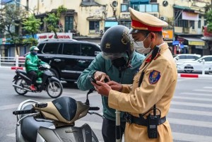 Bộ Công an đề xuất mức điểm đạt để phục hồi điểm giấy phép lái xe