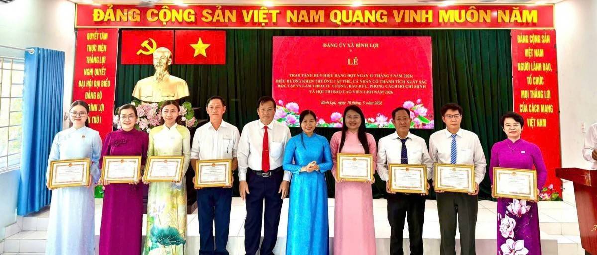 TP.Hồ Chí Minh: Xã Bình Lợi biểu dương 28 điển hình tiêu biểu trong học tập và làm theo Bác