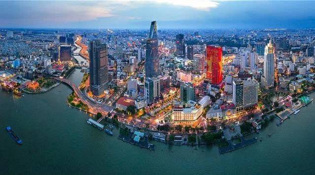 TP. Hồ Chí Minh cần “đường ray phát triển mới”