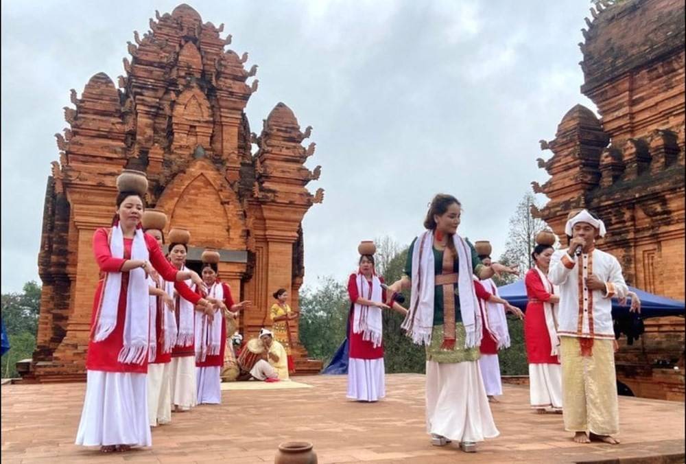 Khánh Hòa quyết tâm tổ chức Festival Biển và Ngày hội Văn hóa Chăm đặc sắc, lan tỏa bản sắc văn hóa Việt