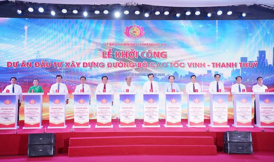 Lãnh đạo Trung ương và địa phương thực hiện nghi thức khởi công dự án