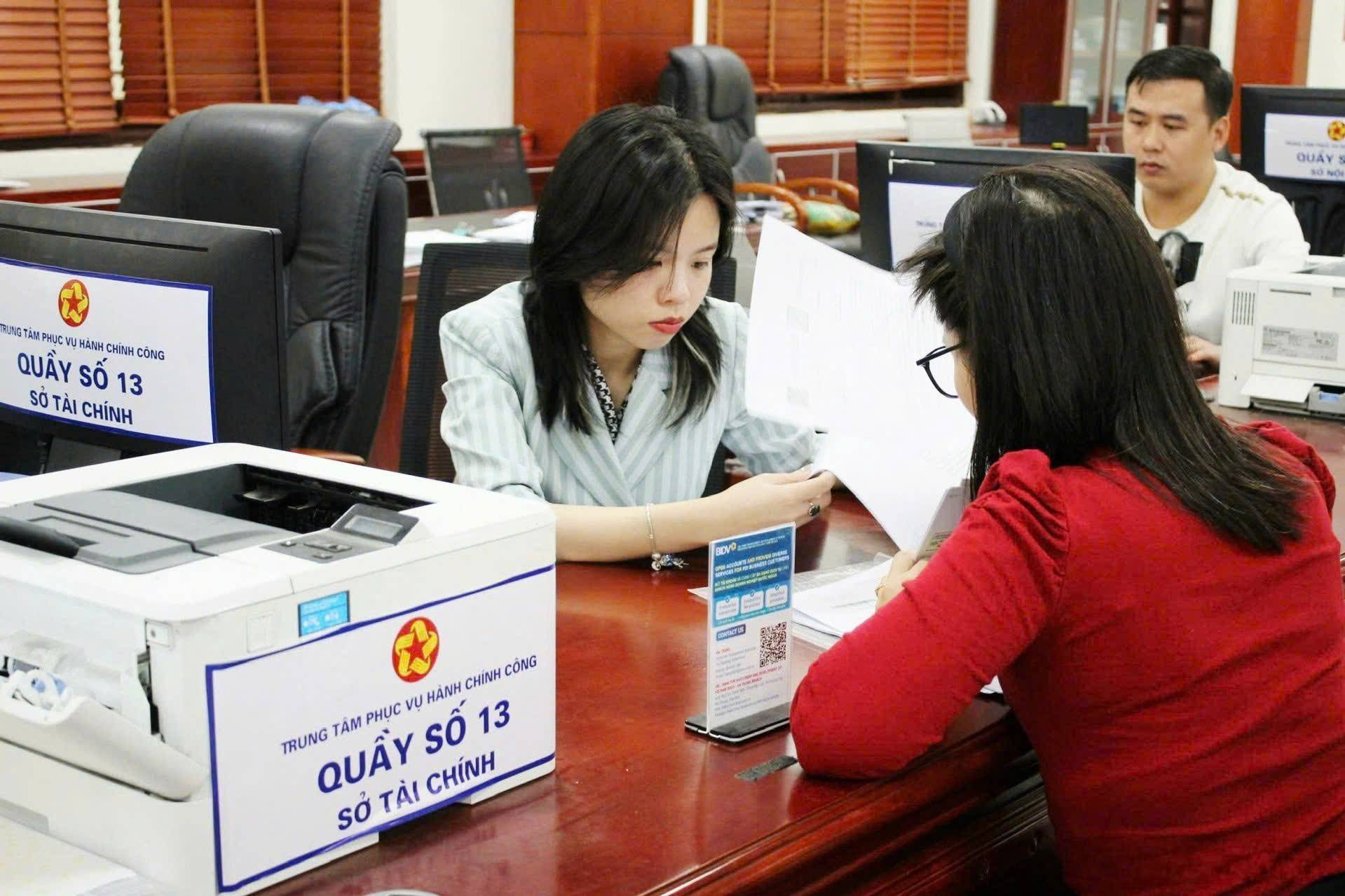 Thủ tướng yêu cầu xử lý dứt điểm vướng mắc thủ tục, tạo thuận lợi tối đa cho doanh nghiệp