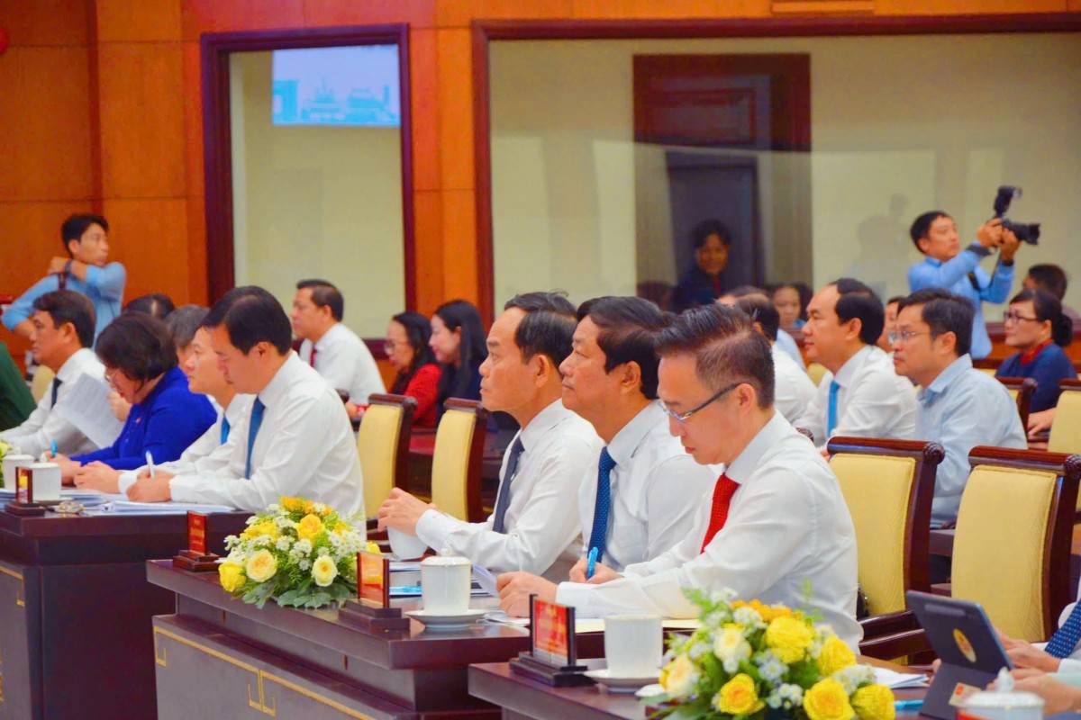 Các đại biểu tham dự buổi lễ. Ảnh- Bích Liên