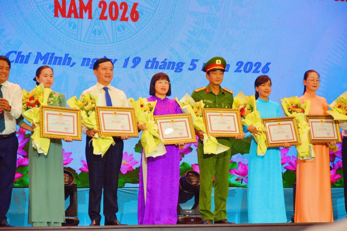 TP. Hồ Chí Minh tôn vinh các điển hình học tập và làm theo Bác
