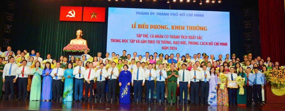 TP. Hồ Chí Minh tôn vinh các điển hình học tập và làm theo Bác