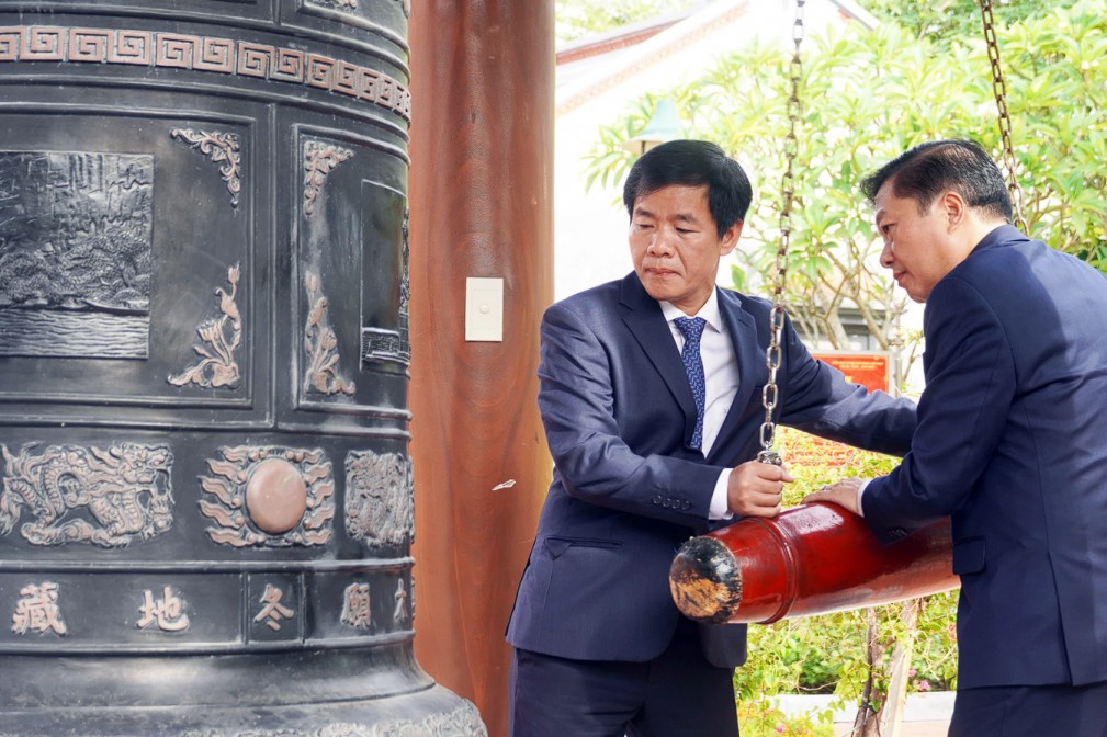 Lãnh đạo tỉnh Quảng Trị dâng hương tưởng niệm Chủ tịch Hồ Chí Minh và các Anh hùng liệt sĩ