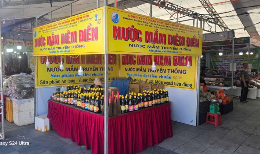 Gian hàng Nước mắm Diêm Điền của Công ty Cổ phần Thủy sản Thương mại Diêm Điền