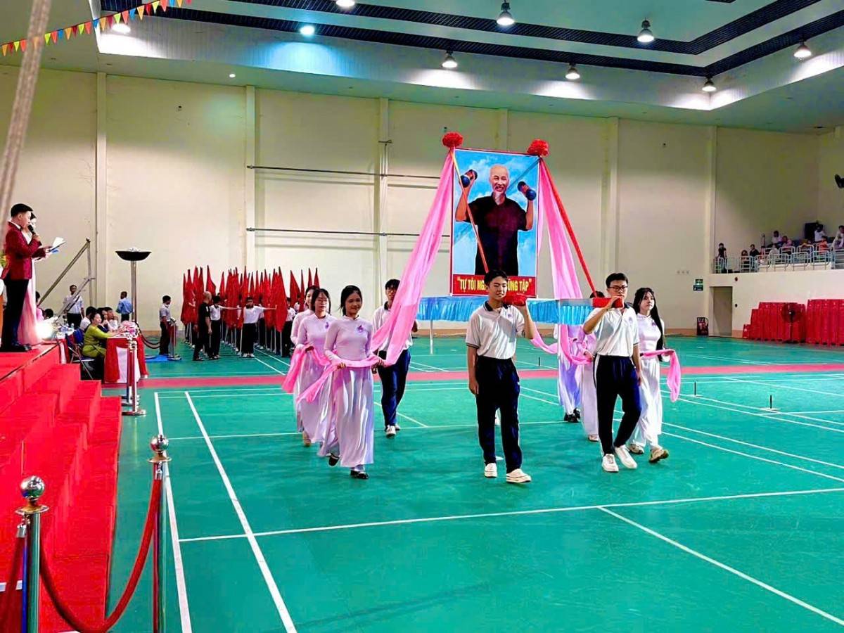 kiệu ảnh Bác Hồ,