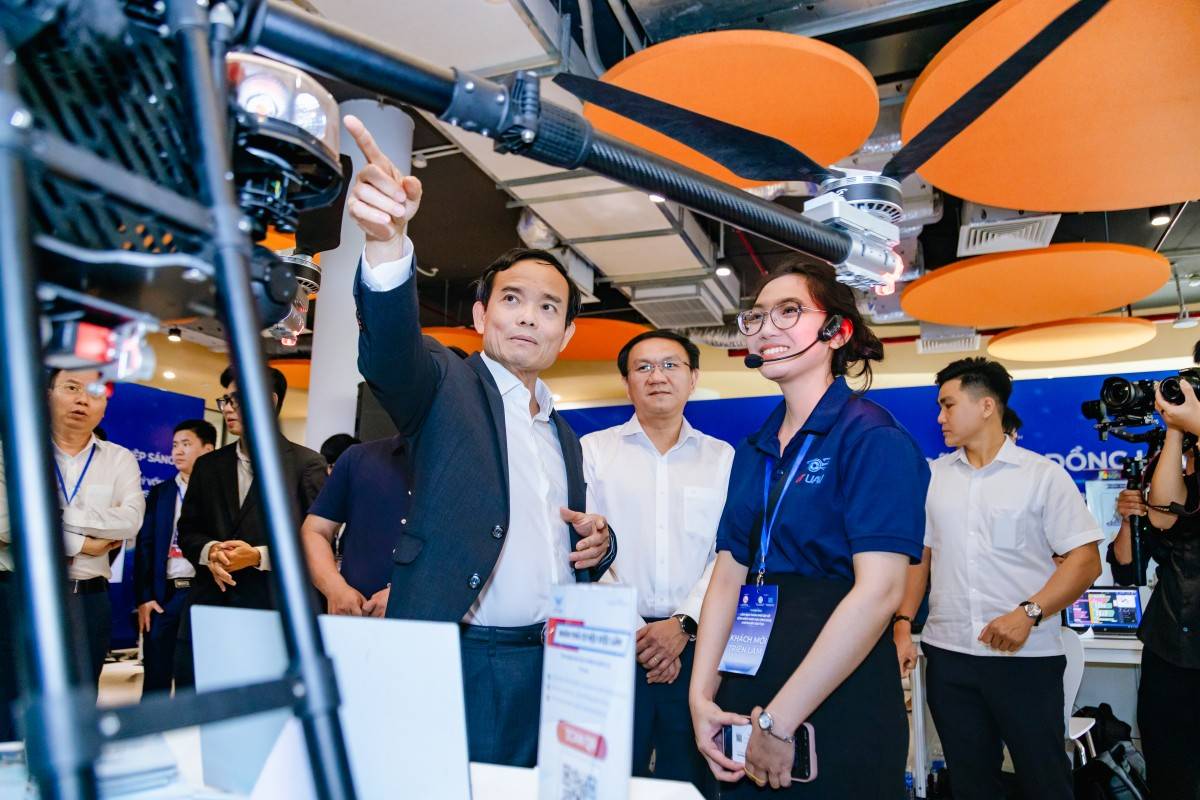 Bí thư Thành ủy TP. Hồ Chí Minh Trần Lưu Quang tại  Trung tâm Khởi nghiệp sáng tạo TP. HCM (SIHUB).