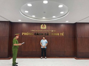 Khởi tố chủ shop giày thu lời bất chính hơn 1 tỷ đồng từ hàng giả mạo nhãn hiệu
