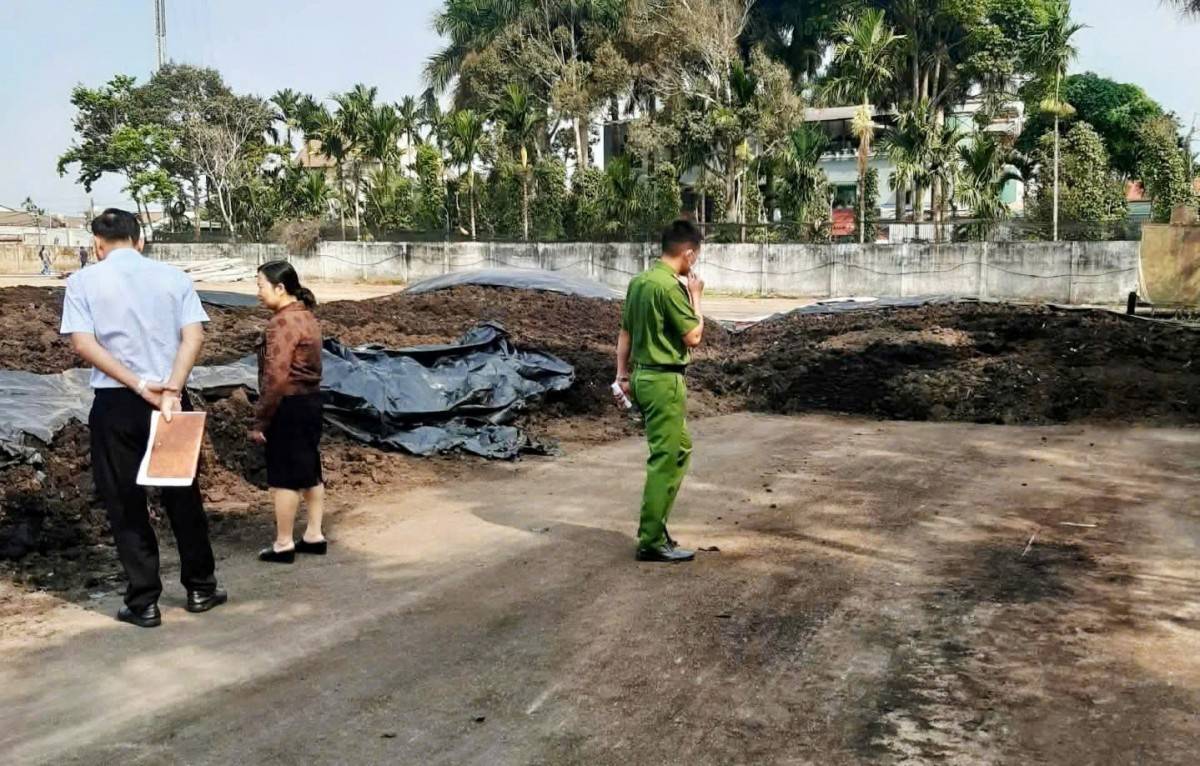 Đoàn kiểm tra kết luận cơ sở sản xuất phân bón của Công ty TNHH Đầu tư Phát triển Hòa Phú có nhiều sai phạm về môi trường