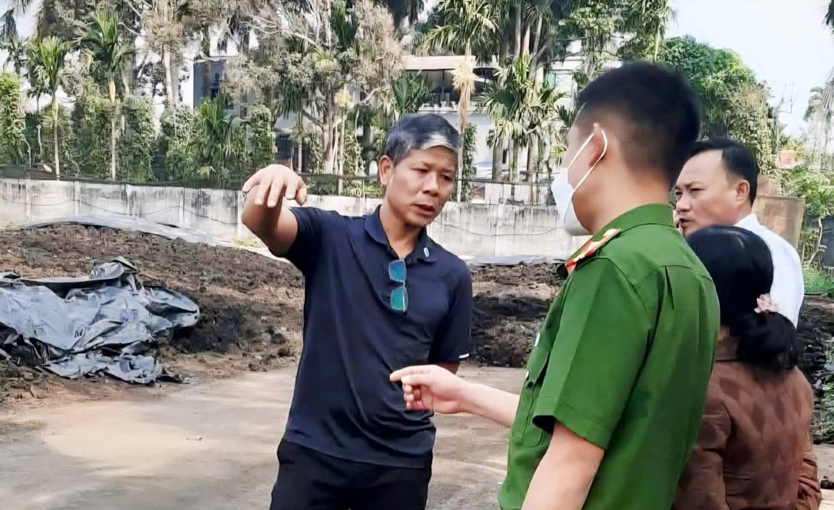 Chủ cơ sở sản xuất phân bón cam kết khắc phục hậu quả, bảo đảm môi trường trong quá trình sản xuất.