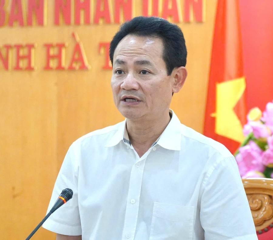Ông Nguyễn Đức Thiện - Tổng Giám đốc Tập đoàn Điện lực miền Bắc phát biểu tại buổi làm việc