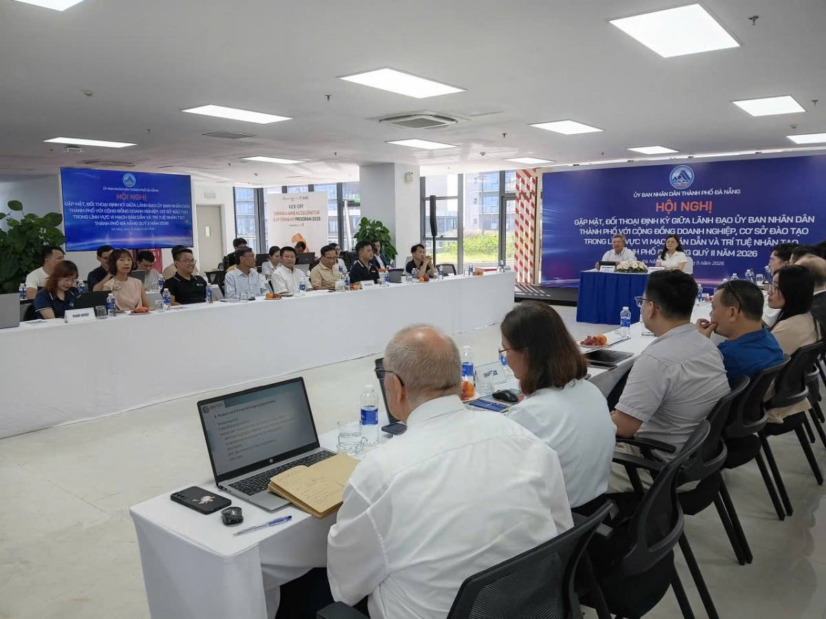 Toàn cảnh Hội nghị gặp mặt, đối thoại giữa lãnh đạo UBND thành phố Đà Nẵng với cộng đồng doanh nghiệp vi mạch bán dẫn và trí tuệ nhân tạo