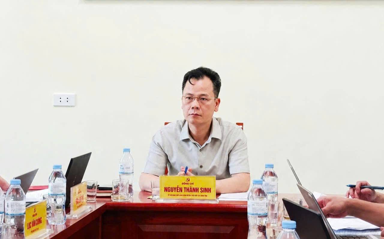 Đoàn giám sát số 2 của Ban Thường vụ Tỉnh ủy Lào Cai do ông Nguyễn Thành Sinh làm Trưởng đoàn 