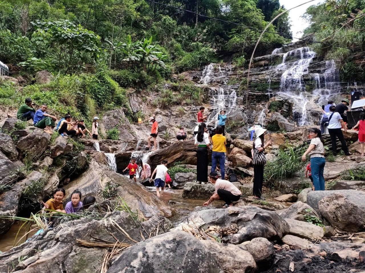 Lào Cai: Mậu A khởi động du lịch sinh thái Khe Cam 2026, phát huy bản sắc văn hóa dân tộc Dao vùng cao