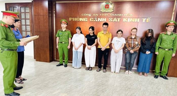 Thanh Hóa: triệt xóa đường dây buôn nước hoa giả quy mô lớn