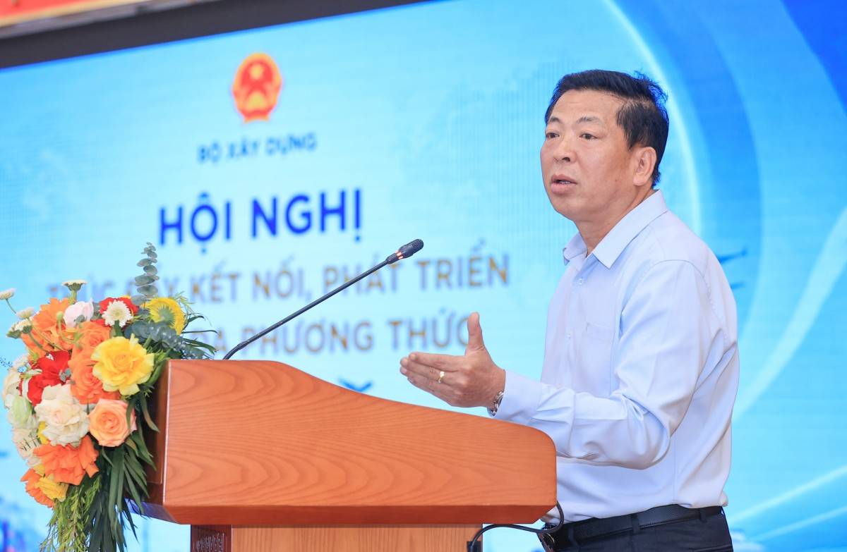 Bộ trưởng Bộ Xây dựng Trần Hồng Minh: Rà soát quy hoạch, thúc đẩy kết nối vận tải đa phương