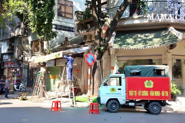 Hà Nội sắp tăng mạnh mức phạt hành vi lấn chiếm vỉa hè, lòng đường?
