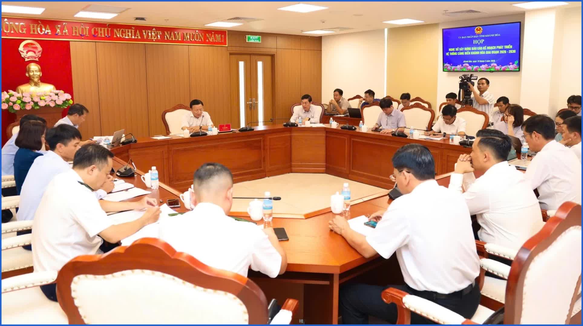 Khánh Hòa phát triển cảng biển trung chuyển quốc tế, khẳng định vị thế trung tâm logistics Nam Trung Bộ