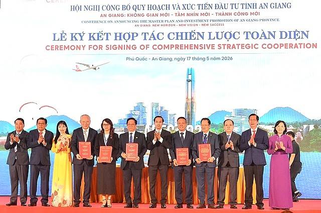 An Giang trao chứng nhận Hợp tác chiến lược toàn diện