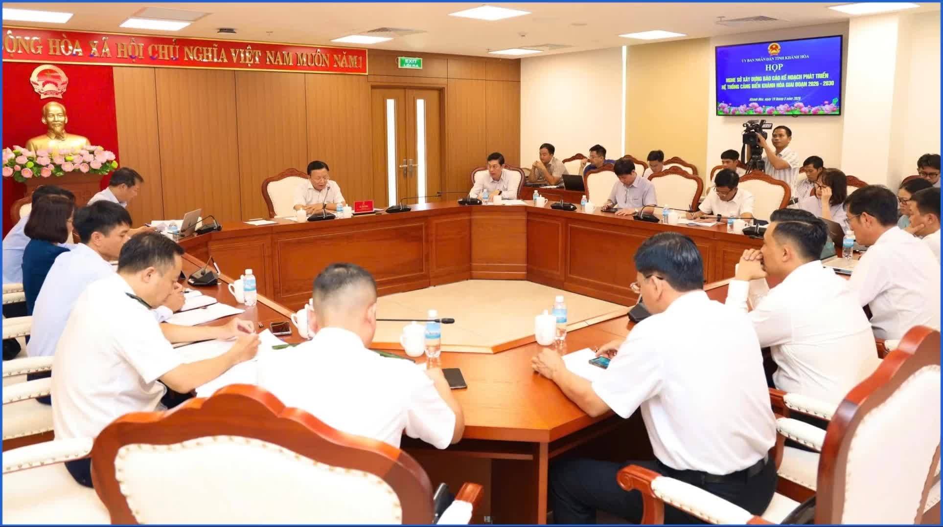 Khánh Hòa phát triển cảng biển trung chuyển quốc tế, khẳng định vị thế trung tâm logistics Nam Trung Bộ