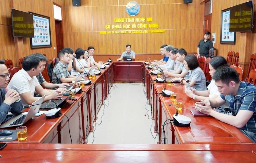 Sở Khoa học và Công nghệ tỉnh Nghệ An  vừa tổ chức cuộc họp để nghe báo cáo và cho ý kiến về các sản phẩm, giải pháp số hóa nghiệp vụ lõi của cơ quan, đơn vị, địa phương