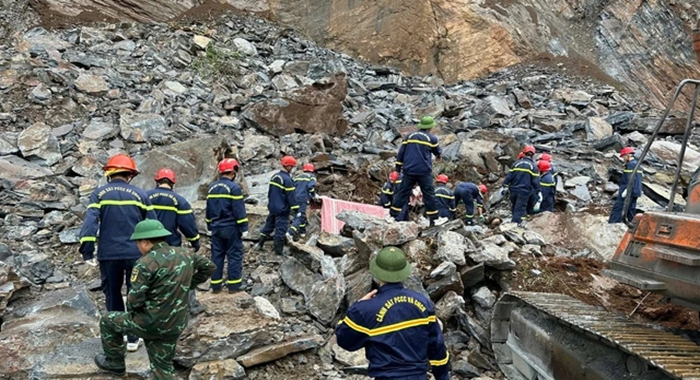 Thanh Hóa: Sạt lở mỏ đá do công ty Anh Tuấn khai thác, 3 công nhân tử vong
