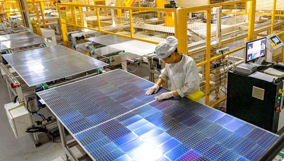 Phân xưởng sản xuất pin điện mặt trời của AD Green