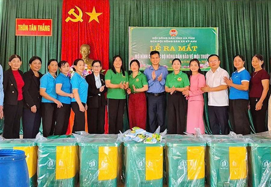 Ra mắt Câu lạc bộ “Nông dân bảo vệ môi trường” ở thôn Tân Thắng, xã Kỳ Anh (Hà Tĩnh)