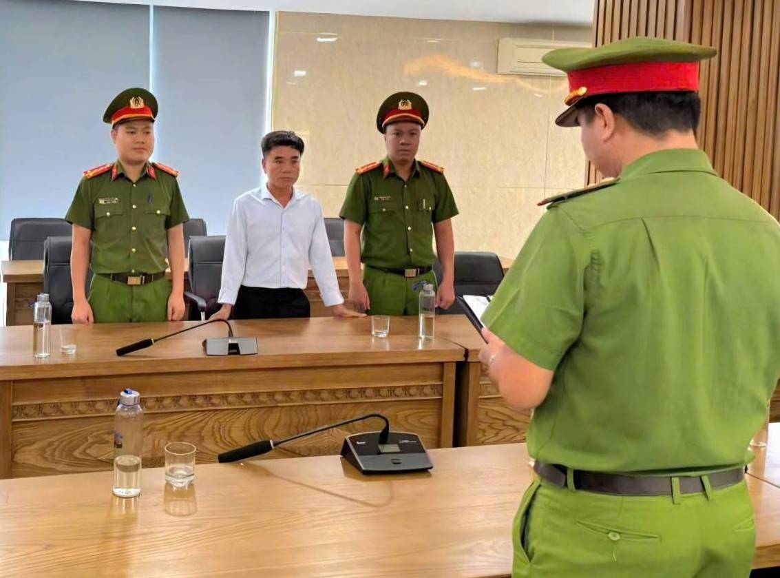 Công an Đà Nẵng khởi tố giám đốc doanh nghiệp sản xuất gần 11.000 hũ yến sào giả