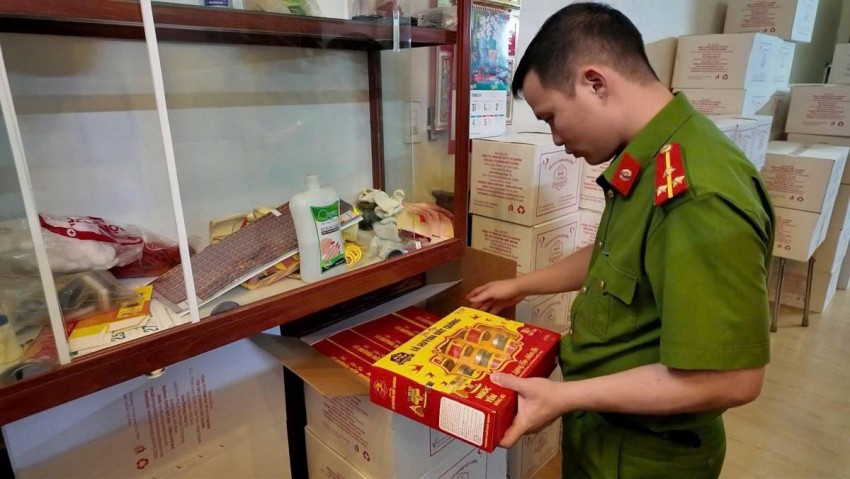 Hiện vụ án đang được Công an TP Đà Nẵng tiếp tục điều tra, mở rộng để làm rõ các hành vi liên quan.