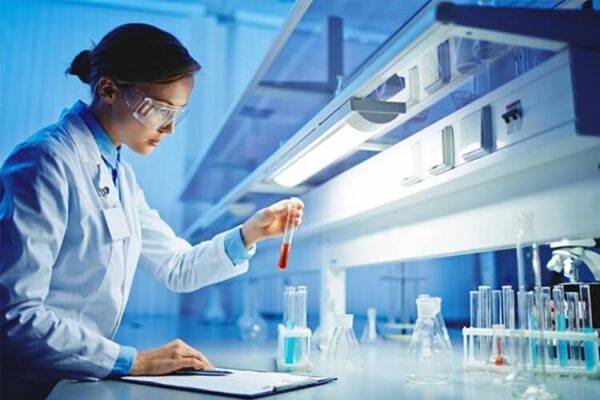 Phòng lab là một thuật ngữ ngắn gọn, súc tích hơn để diễn tả cho phòng thí nghiệm. Đây là một cơ sở được thiết kế, xây dựng và lắp đặt nhằm cung cấp những thiết bị, môi trường, điểu kiện làm việc để con người triển khai các thí nghiệm, thực nghiệm trong các lĩnh vực sinh – lý – hóa...