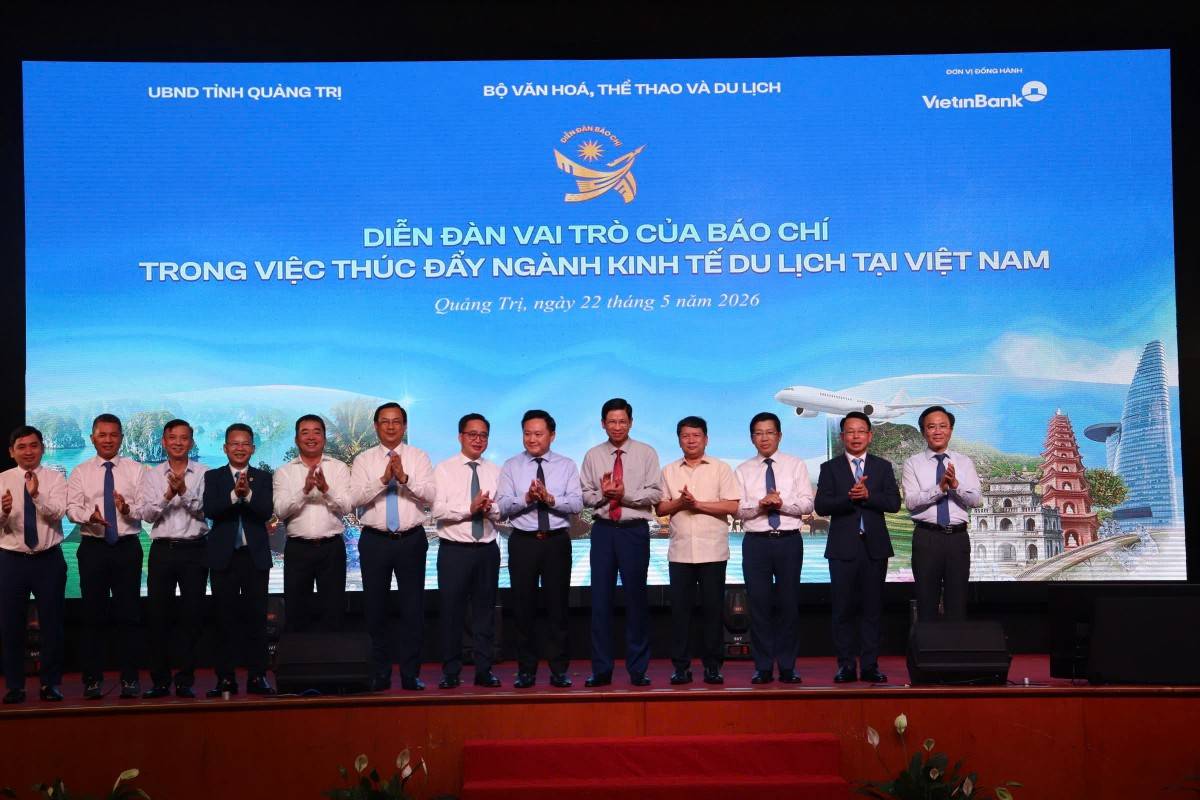 Lãnh đạo Bộ Văn hóa, Thể thao và Du lịch, UBND tỉnh Quảng Trị  và các Lãnh đạo Báo chí