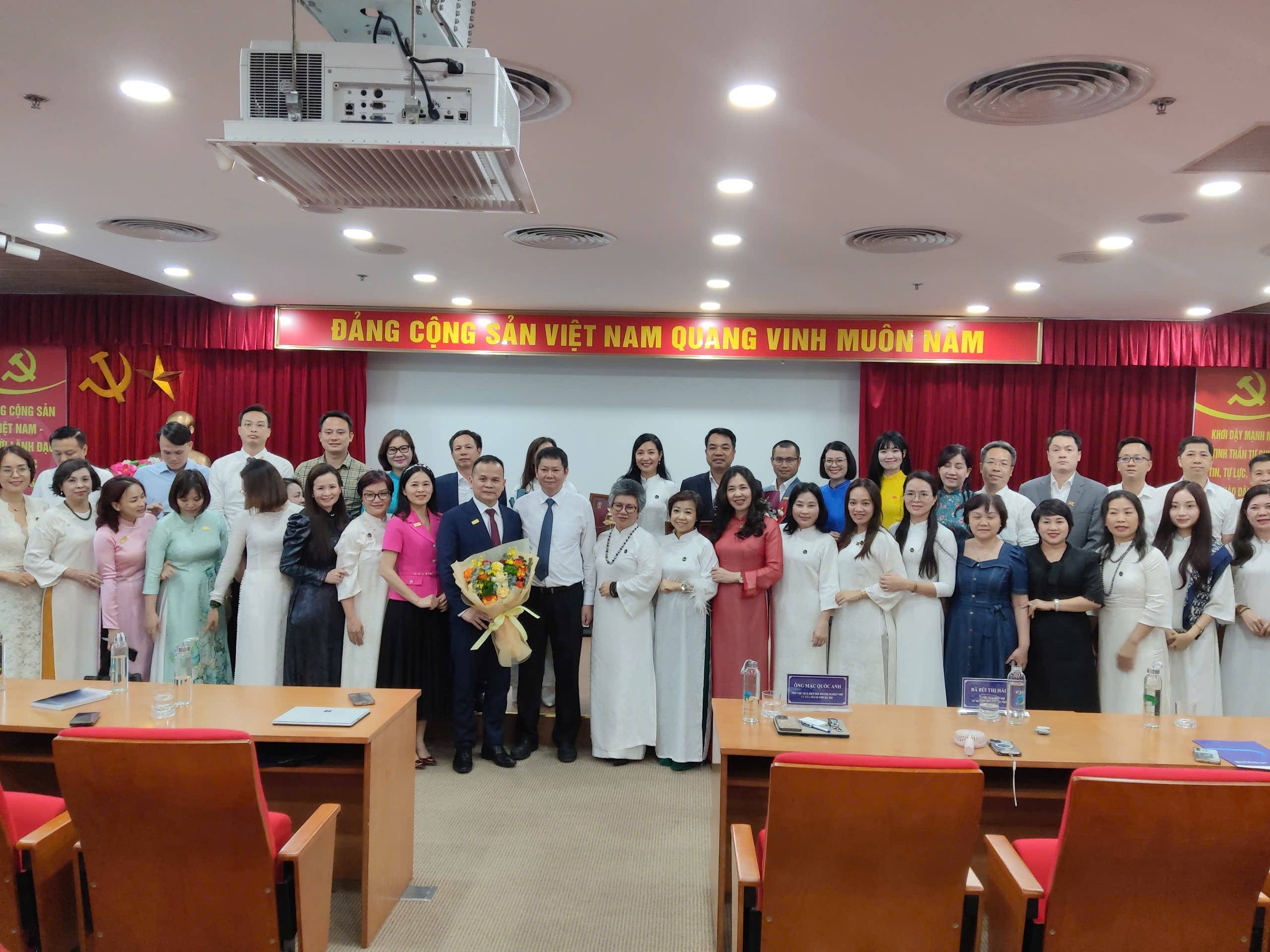 Hà Nội hỗ trợ doanh nghiệp tiếp cận hiệu quả dịch vụ công và thúc đẩy chuyển đổi số