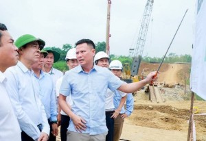 Chủ tịch tỉnh Nghệ An phê bình các sở, ngành, địa phương, chủ đầu tư chưa giải ngân kế hoạch đầu tư công