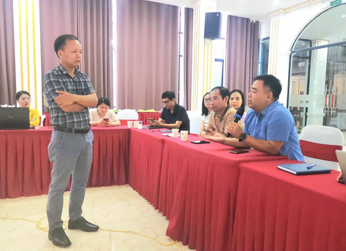 Trao đổi, thảo luận giữa giáo viên và học viên
