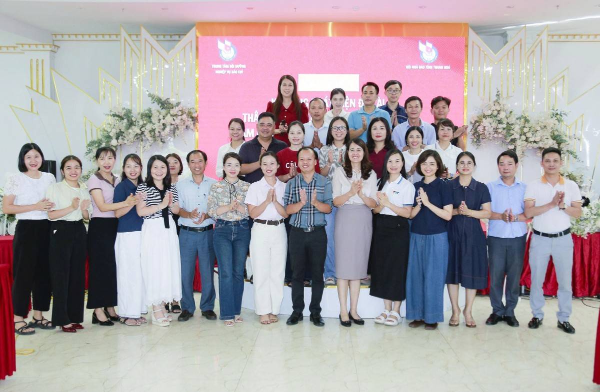 Khoá học thu hút sự tham gia của nhiều cơ quan báo chí trong và ngoài tỉnh Thanh Hoá tham gia