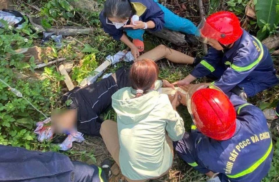Đắk Lắk: 2 học sinh rơi xuống vực sâu khi đạp xe “đi phượt”