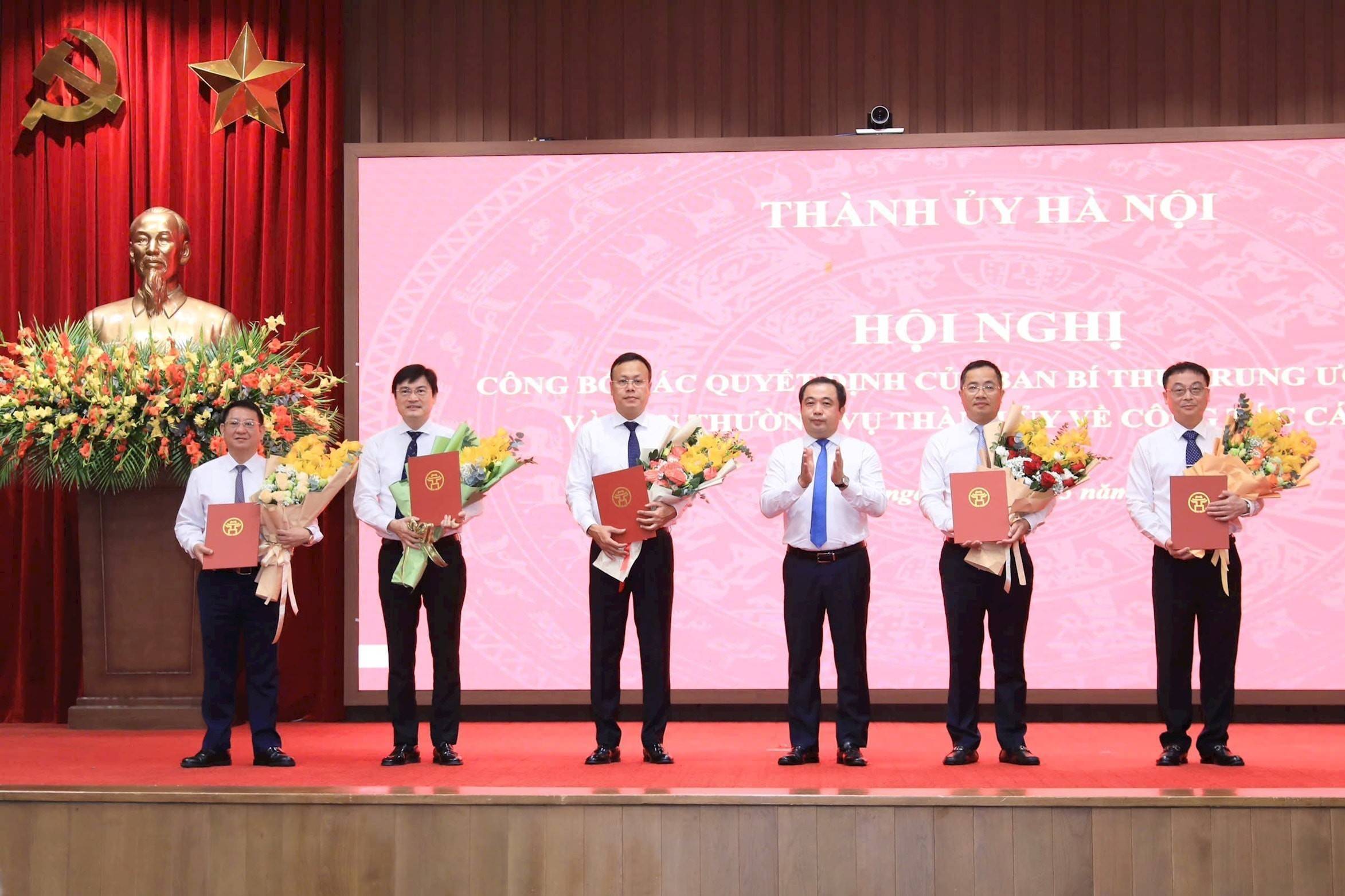 Hà Nội kiện toàn nhiều vị trí lãnh đạo chủ chốt, bổ sung nhân sự Ban Thường vụ Thành ủy