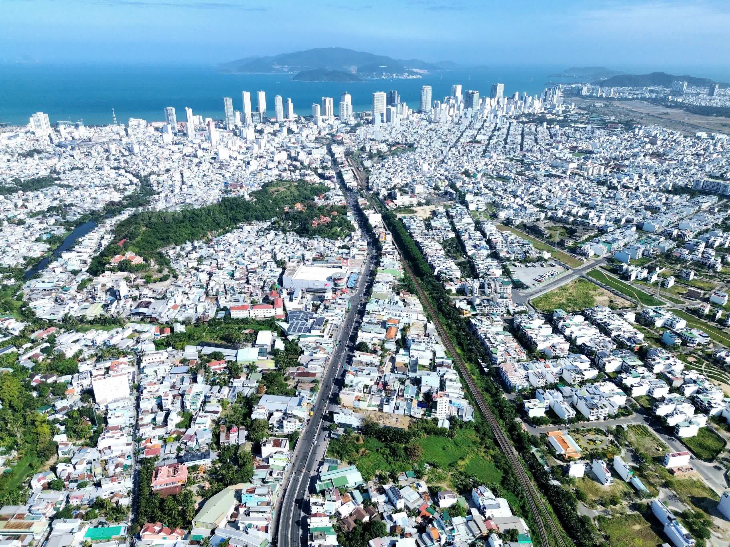 Khánh Hòa: Không để vốn chờ dự án, siết chặt kỷ cương vì mục tiêu tăng trưởng hai con số