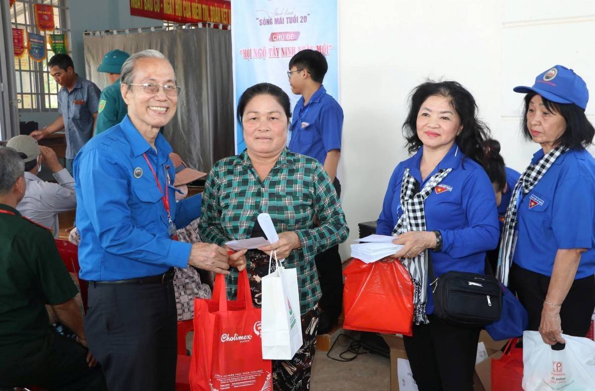 Hành trình “Sống mãi tuổi hai mươi” lần thứ 15: Hội ngộ Cà Mau ngày mới