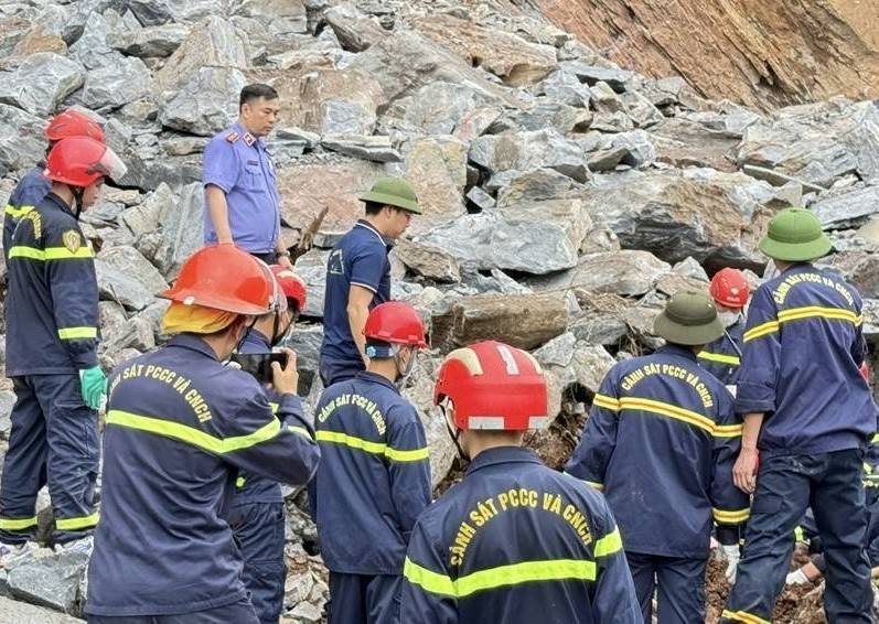 Thanh Hóa tạm đình chỉ hoạt động mỏ đá sau vụ sạt lở khiến 3 công nhân tử vong