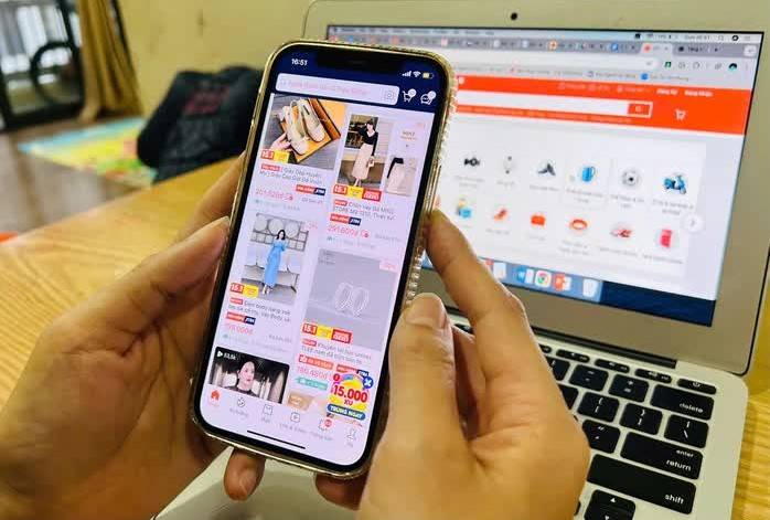 Nền tảng số đối mặt áp lực khấu trừ thuế thay và rủi ro pháp lý gia tăng