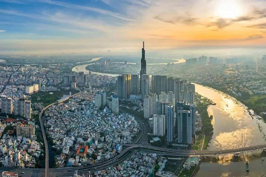 Một TP. Hồ Chí Minh của thời kỳ đổi mới đang chuyển động mỗi ngày. 